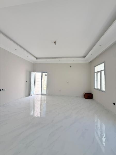 LUXURY VILLA 8 MASTER BDR - 2