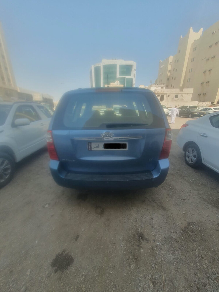  2009 Kia Carnival 2.7 V6  - 3