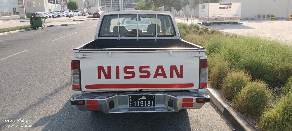 nissan pickup 2005 - 5