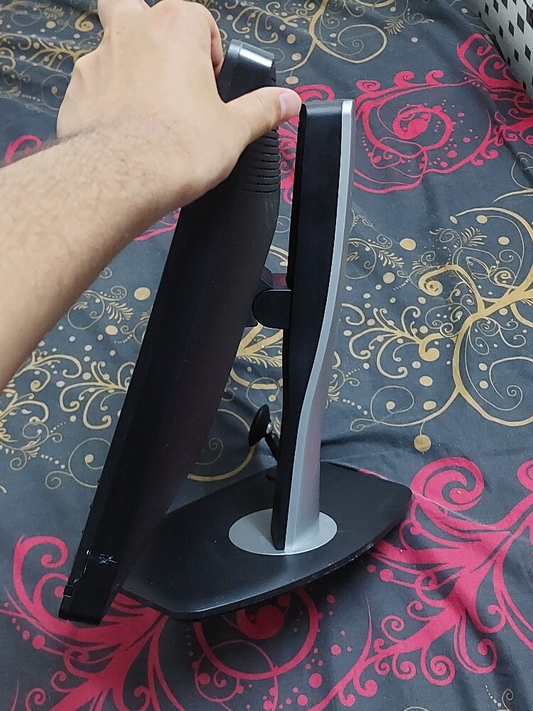 Dell 22" HD Monitor, Moveable Stand - 5