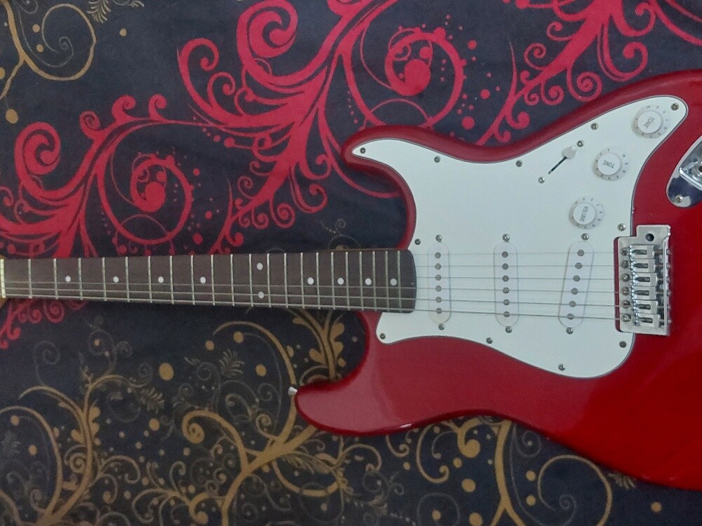 Stagg Stratocaster Guitar - Red - 6
