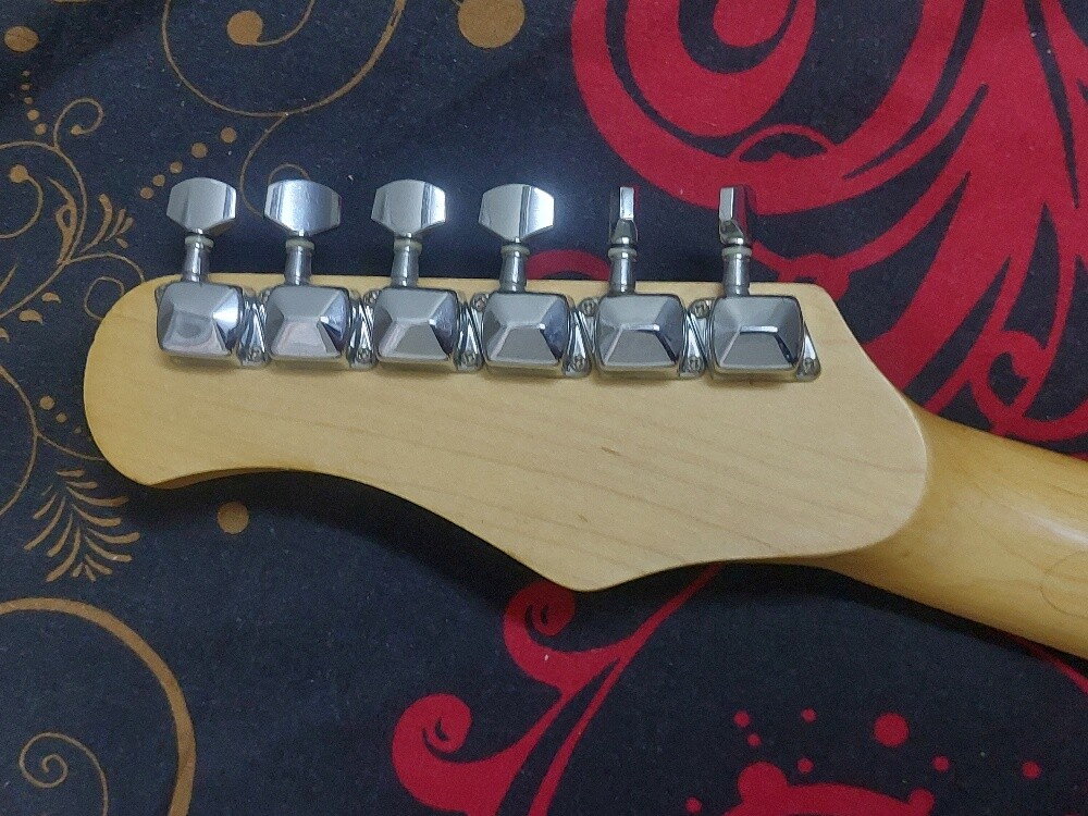 Stagg Stratocaster Guitar - Red - 3
