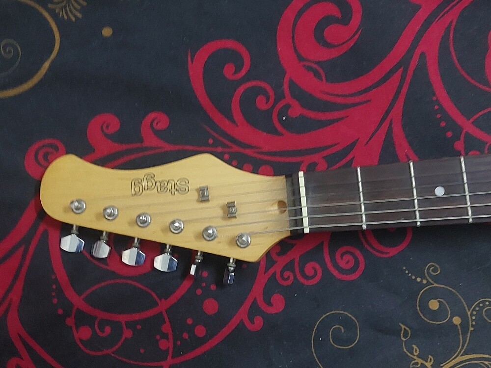 Stagg Stratocaster Guitar - Red - 5