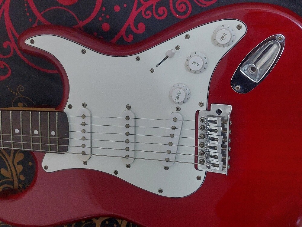 Stagg Stratocaster Guitar - Red - 4