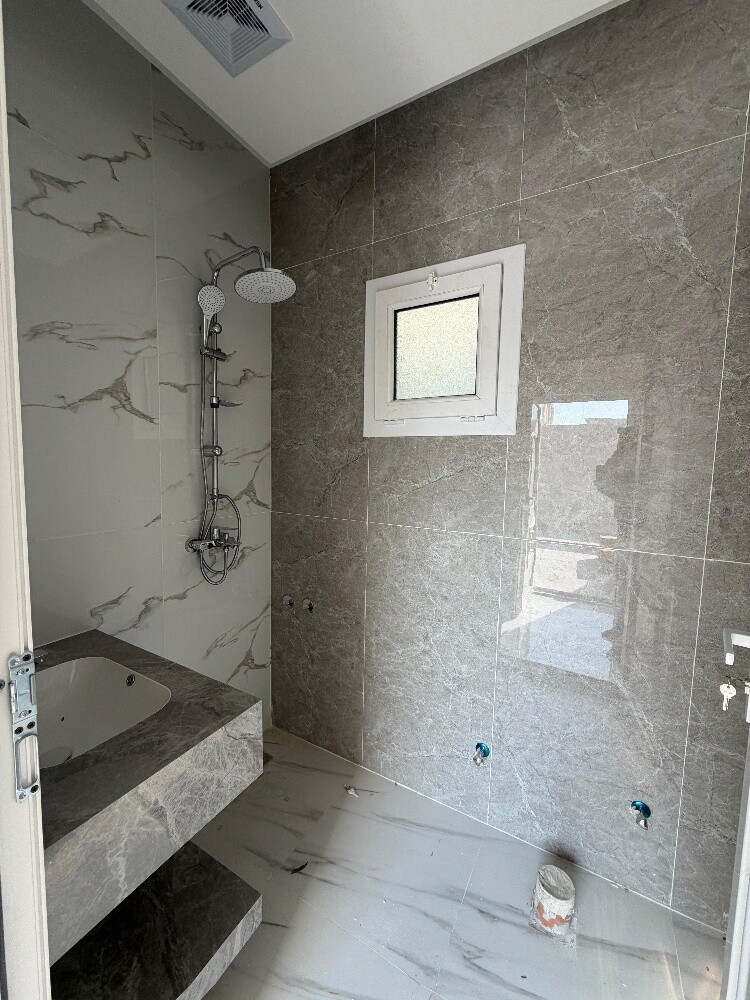 فرصة للبيع فيلا مميزة في ام قرن - 12