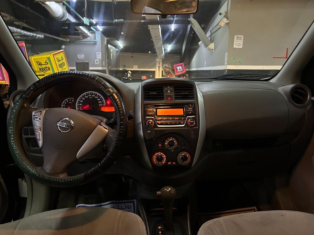 Nissan Sunny - 4