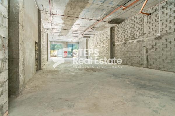 Shop for rent in Lusail Marina - 9
