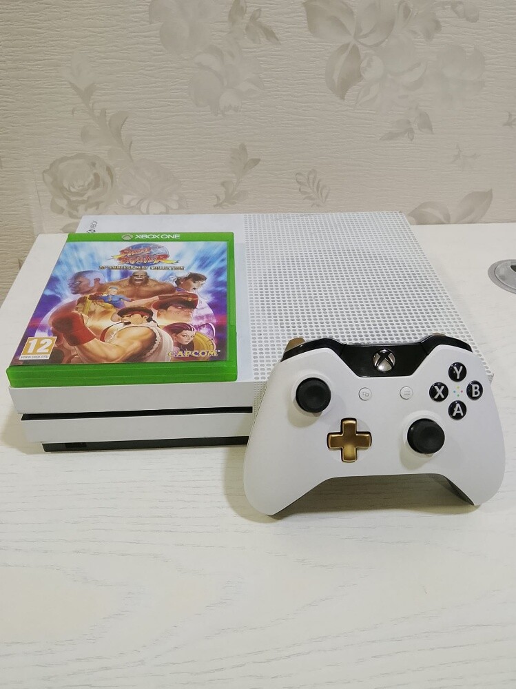 Xbox one s 1TB - 4