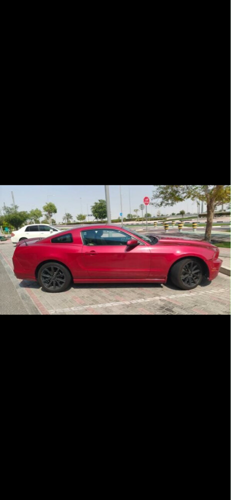 2013 Ford Mustang V6 Premium – 3.7L - 2