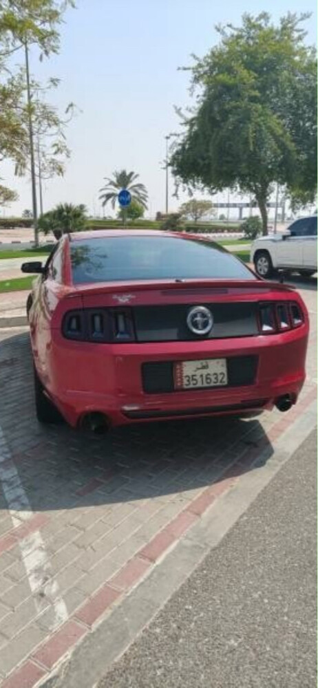 2013 Ford Mustang V6 Premium – 3.7L - 4