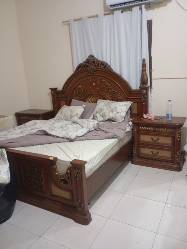 Bedroom set for sale in good condit - 1