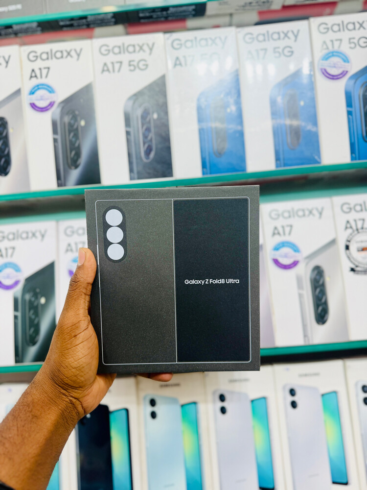 Samsung Galaxy Z Fold 8 Ultra  - 7