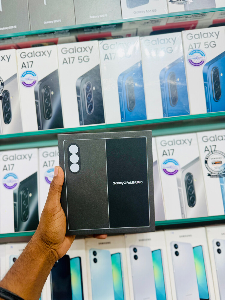 Samsung Galaxy Z Fold 8 Ultra  - 6