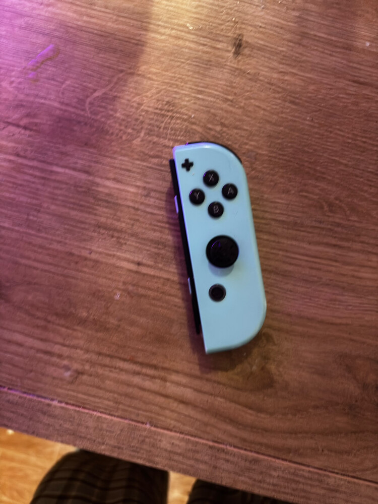 nintendo Switch 1 v2 - 4