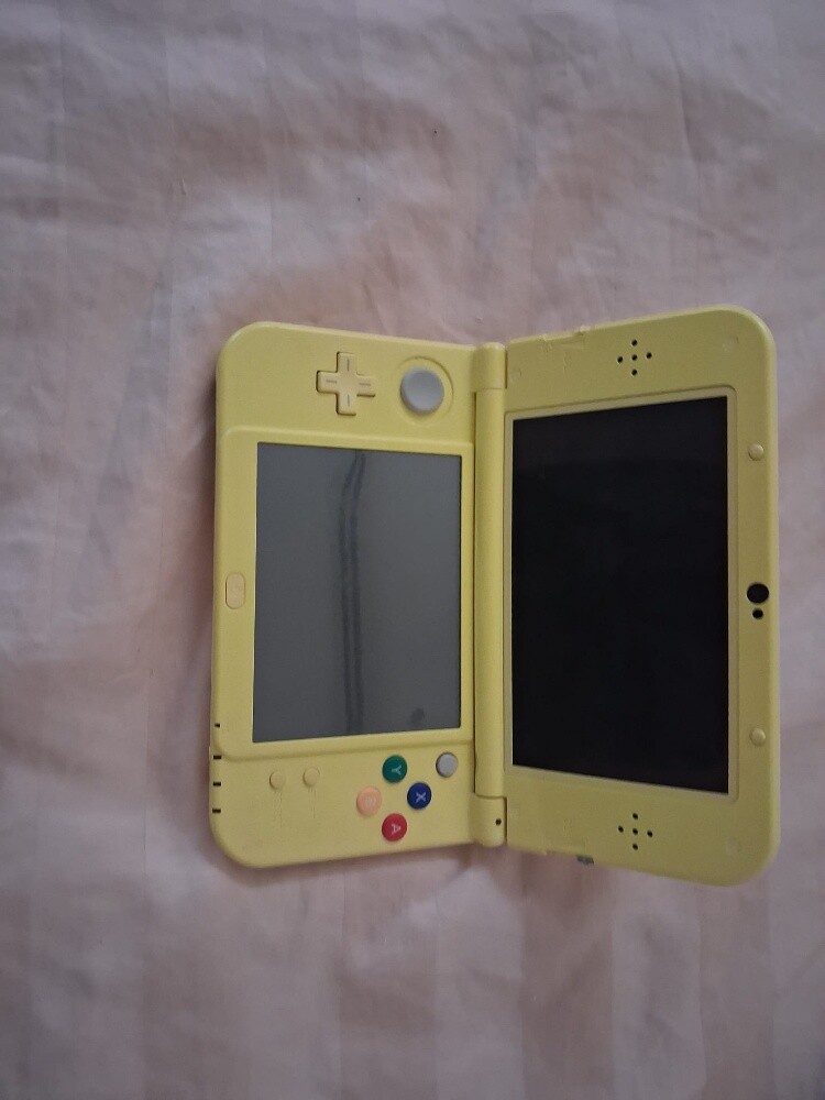 old nitendo pikach edution - 1