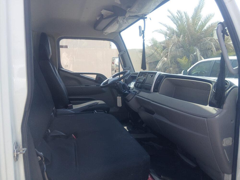 Fuso canter 5T company condition  - 3