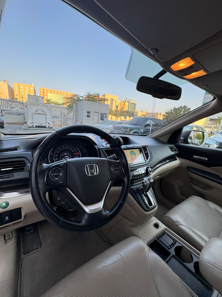 Honda CR-V 2015 Full Option - 4