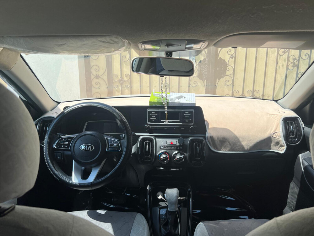 kia sonet - 2