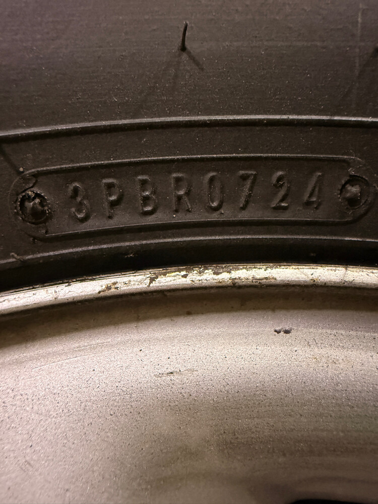 RIM with DUNLOP TIRE 2024 spari - 4