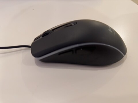 HyperX pulsefire Surge gaming mouse - 2