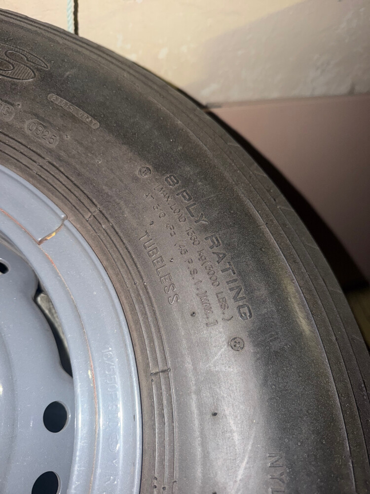 Maxxis Desert maxx 5 tires/16in Rim - 4