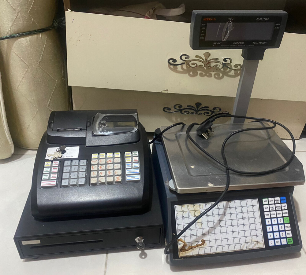 cash counter,scale - 2
