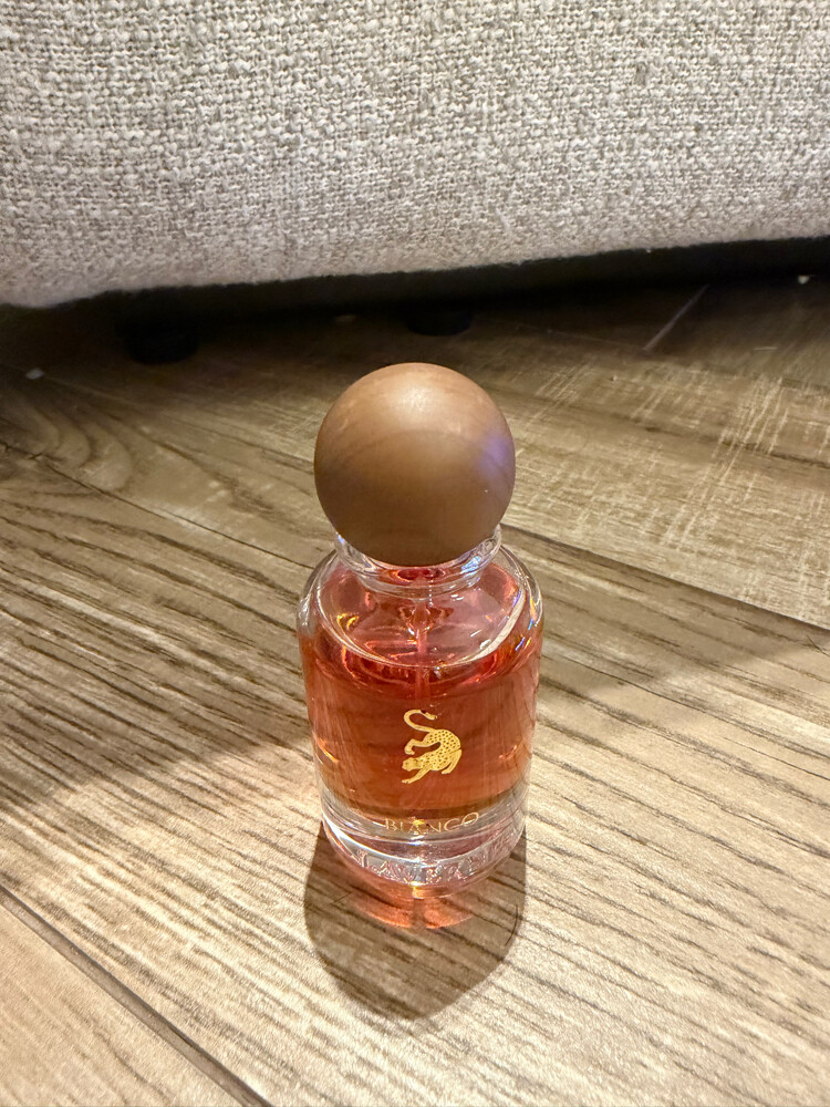 different perfumes. niche included - 11