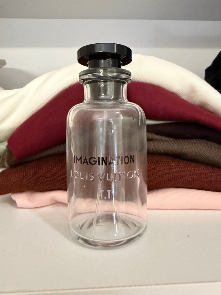 different perfumes. niche included - 2