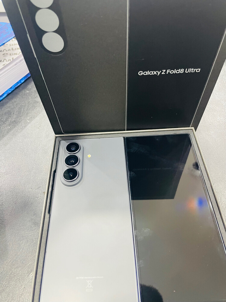 Samsung z fold 8 ultra 256 GB  - 2