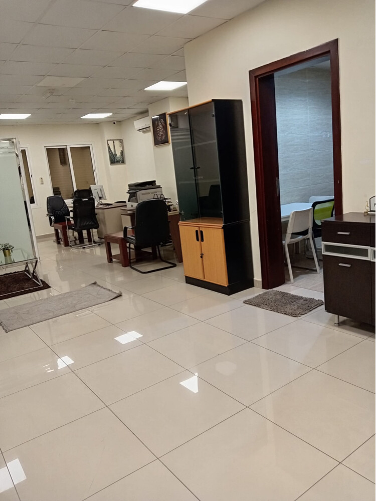 للإيجار مكتب مفروش - 2