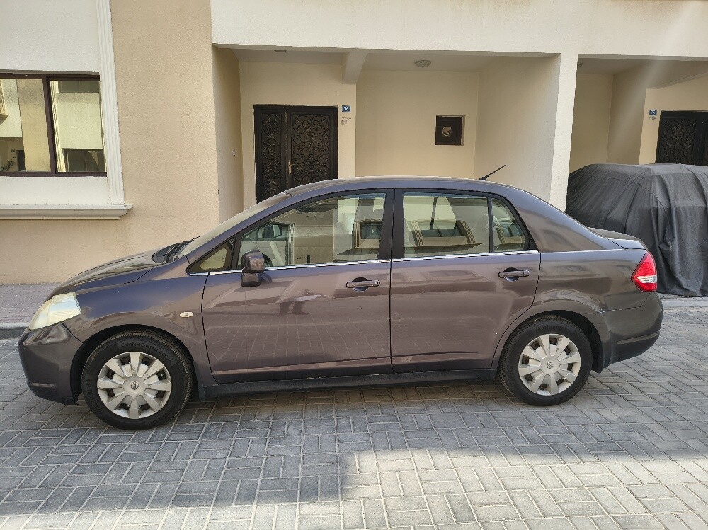 nissan tiida - 5