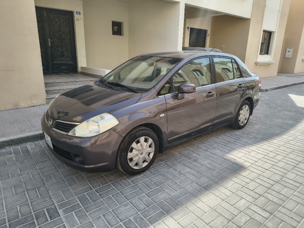 nissan tiida - 6