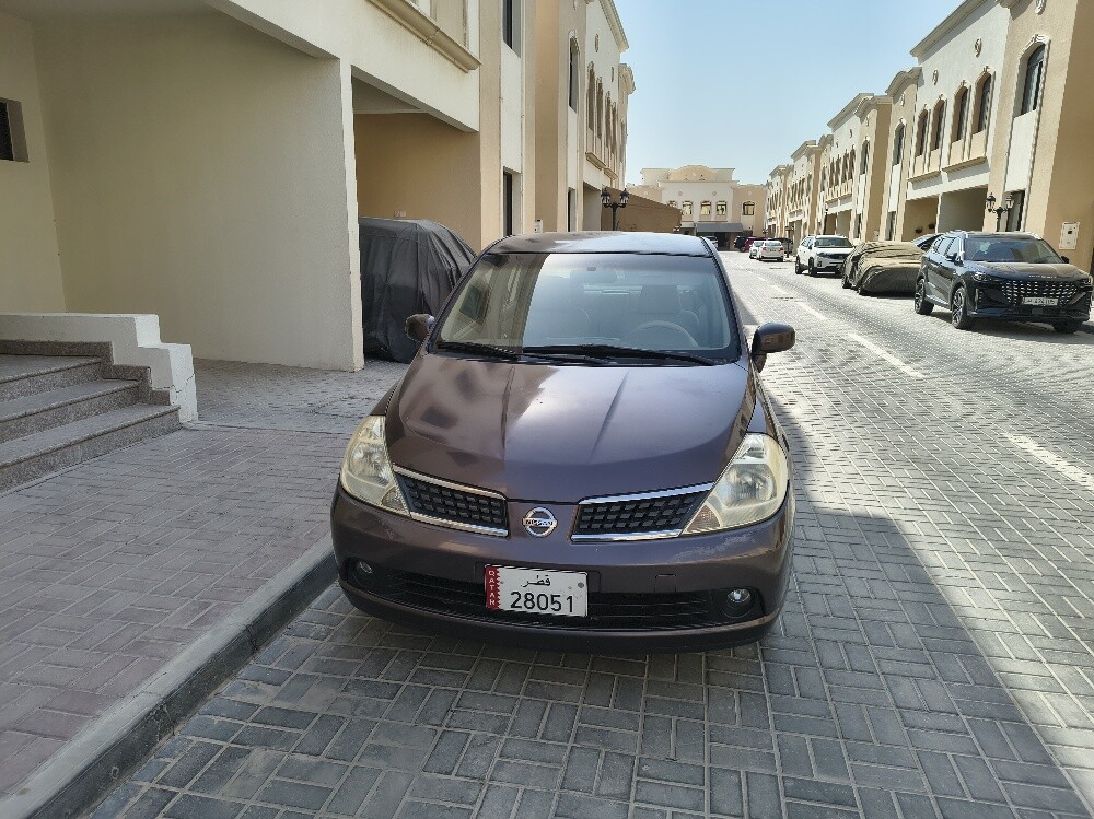 nissan tiida - 8