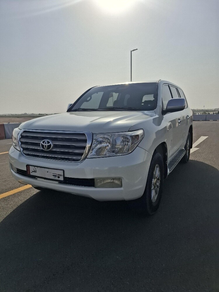 Toyota Land Cruiser GXR - 2