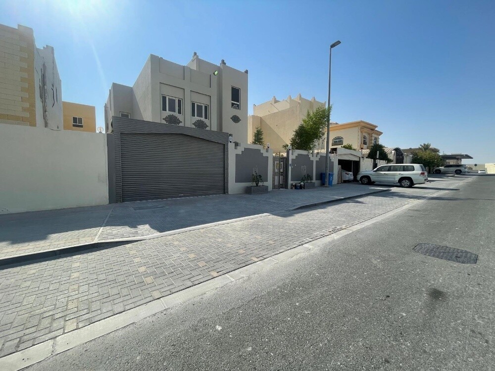 فرصة للبيع فيلا في الدحيل - 2