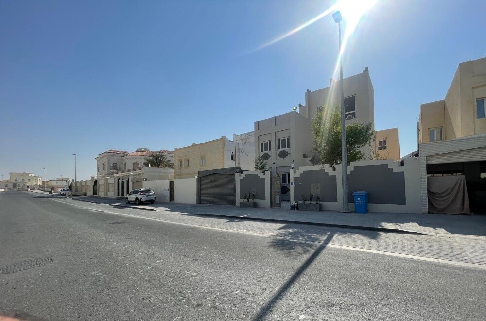 فرصة للبيع فيلا في الدحيل - 1