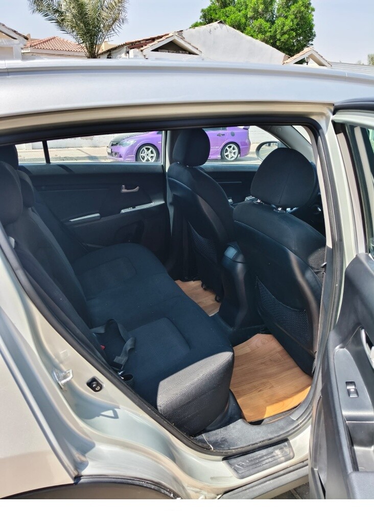Kia Sportage 2011 very clean - 9