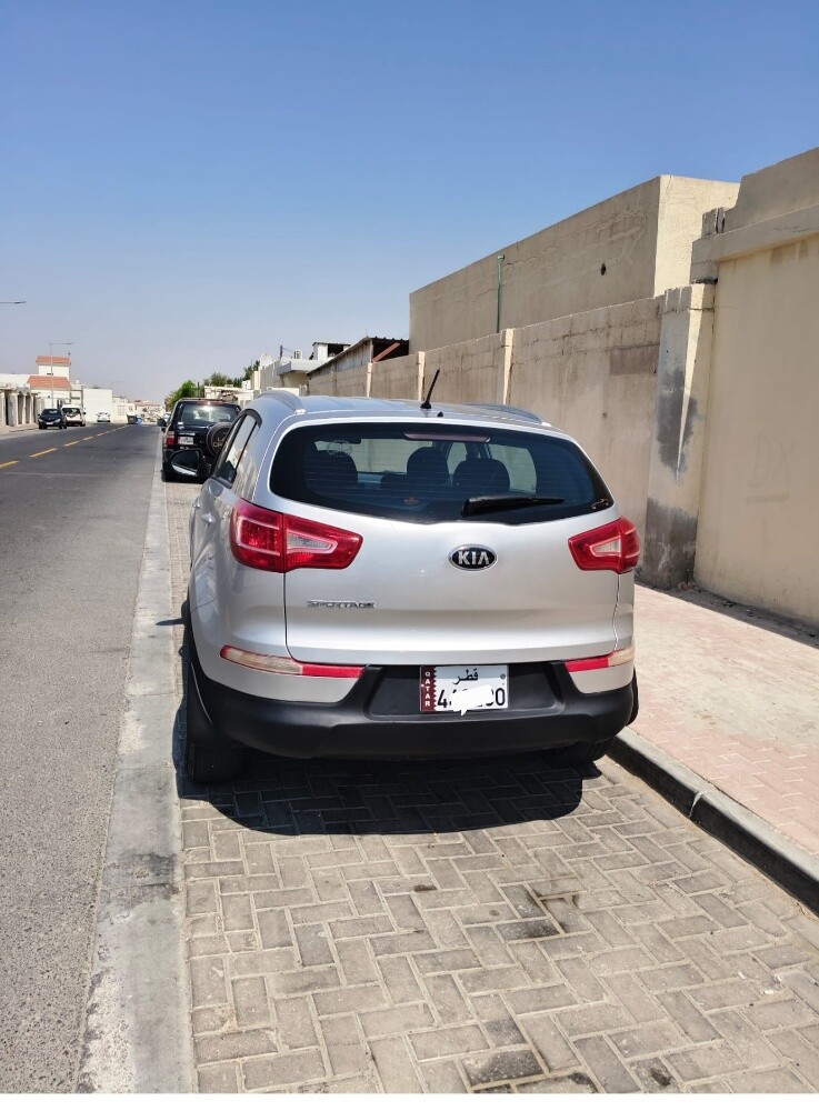 Kia Sportage 2011 very clean - 3