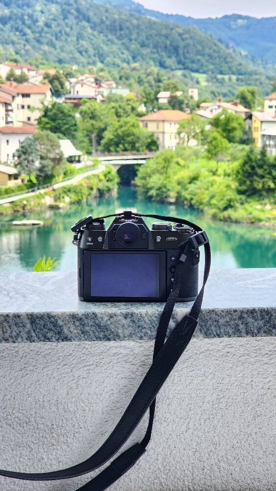Female Photographer Wanted - 1
