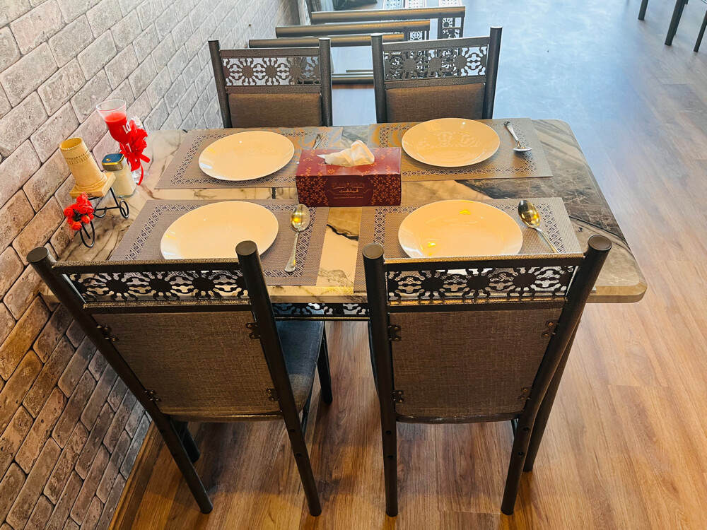 4 chair +1table for sell - 3