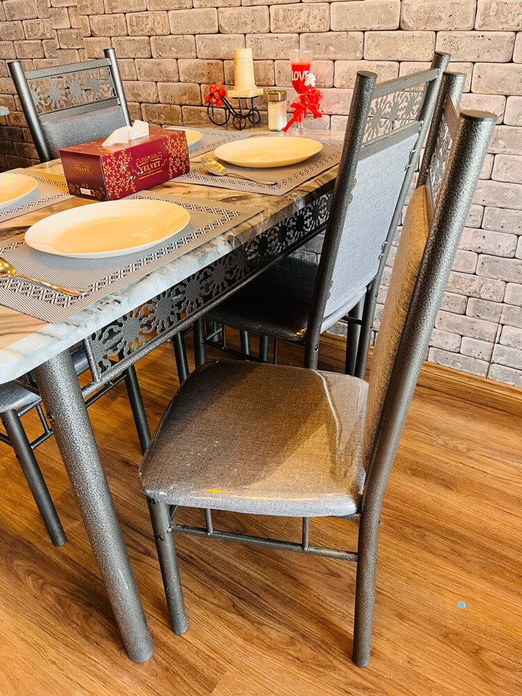 4 chair +1table for sell - 4