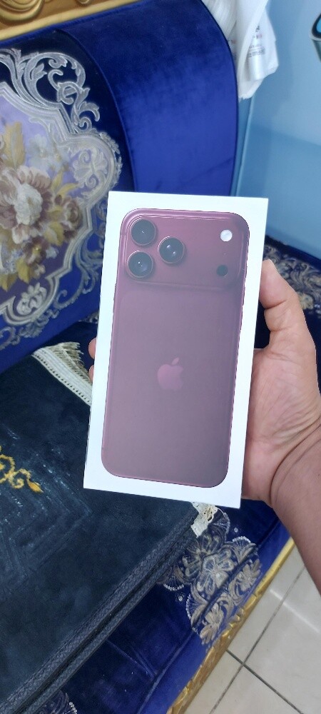 IPHONE 18PROMAX256 GB BURGUNDY - 1