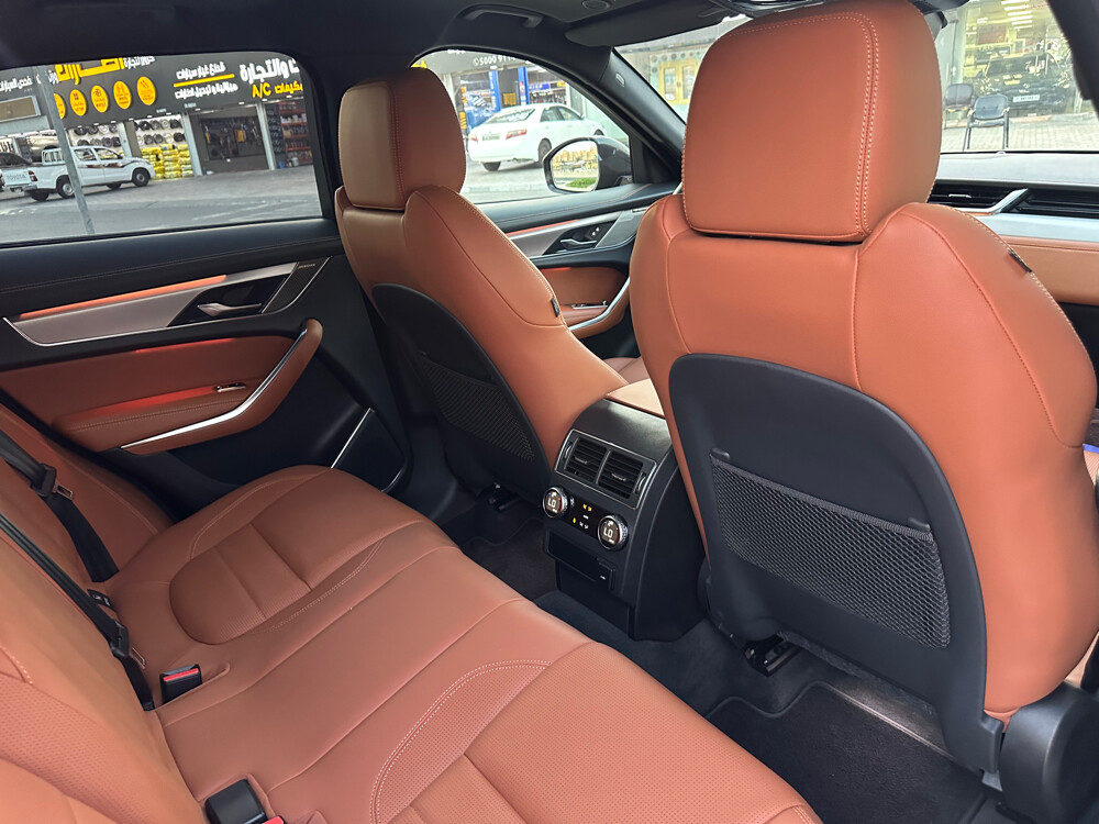 jaguar f pace R 2023 - 8