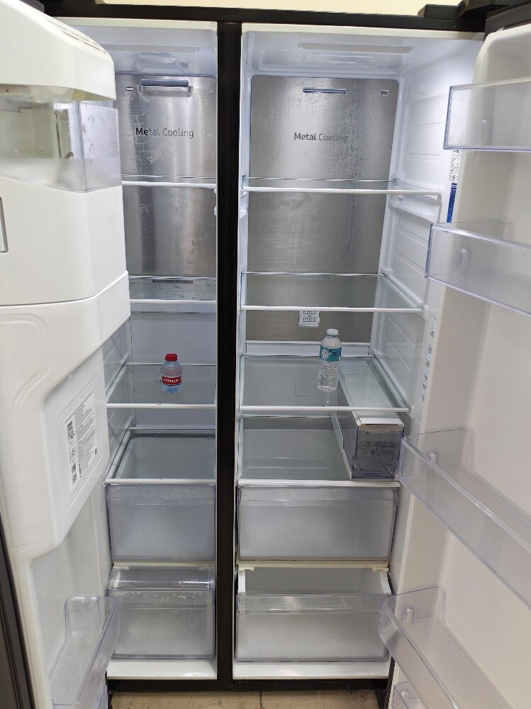 Samsung Side by Side fridge - 4