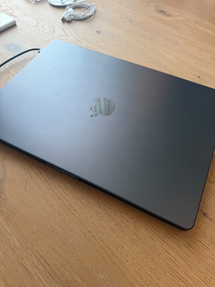APPLE M3 PRO - 9