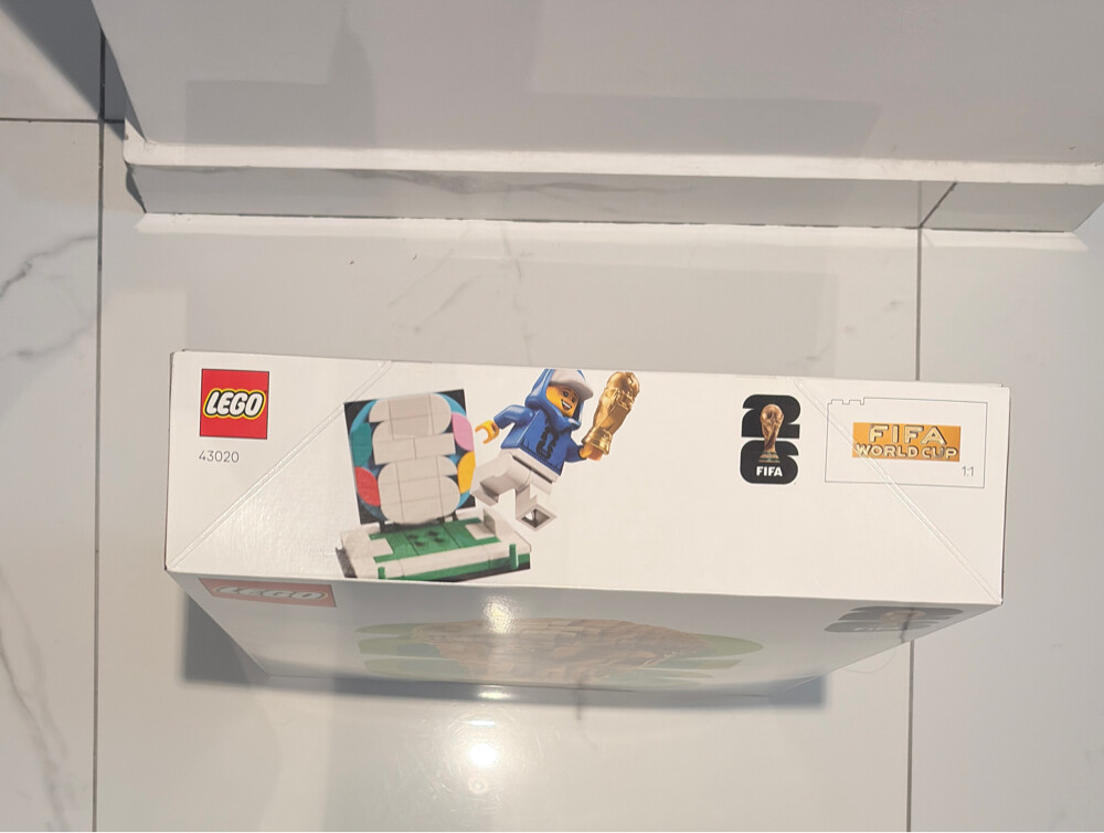 Sealed Lego fifa World Cup trophy - 4