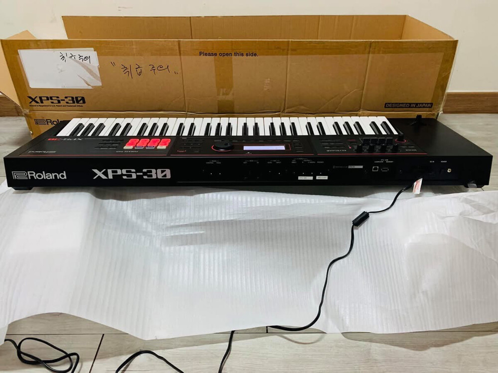 New Roland XPS 30 keyboard  - 3