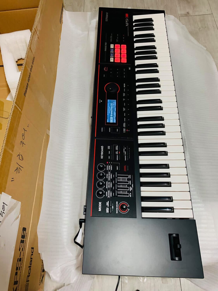 New Roland XPS 30 keyboard  - 2