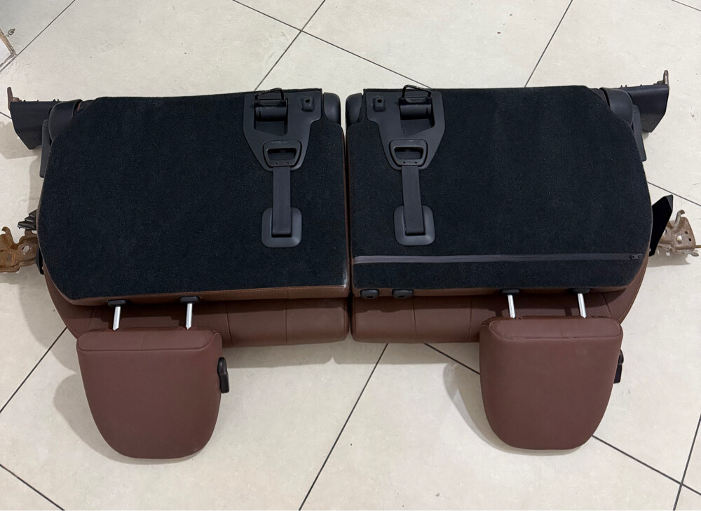 Land Cruiser seats - 2