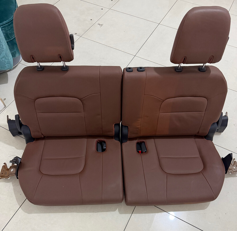 Land Cruiser seats - 1